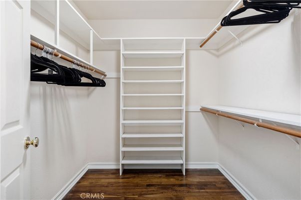 Interior, Walk-in Closets, Wood Texture Flooring