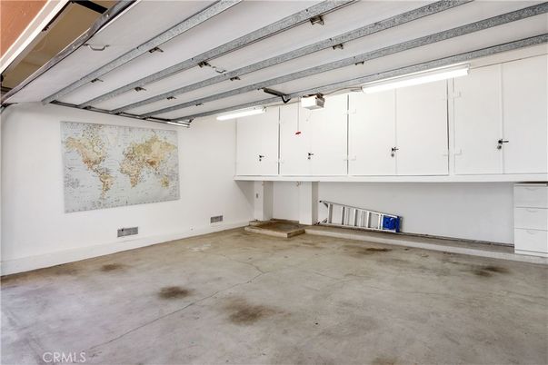 Garage, Interior