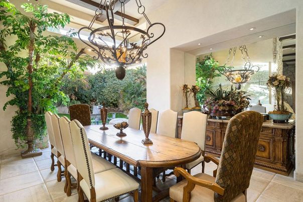 Chandelier, Dining room, Interior