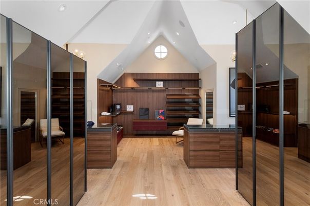 Interior, Recessed Lighting, Walk-in Closets, Wood Texture Flooring