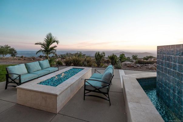 Exterior, Pool, Water