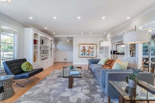 Dining room, Interior, Living room, Pendant Lights, Recessed Lighting, Wood Texture Flooring
