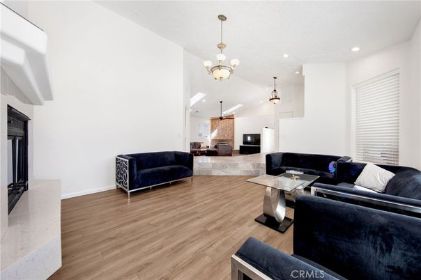 Chandelier, Interior, Living room, Pendant Lights, Recessed Lighting, Wood Texture Flooring