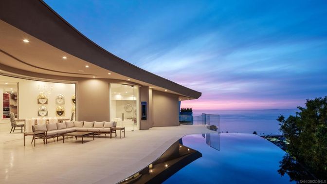 Exterior, Pool, Water