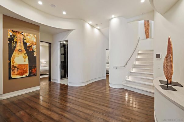 Interior, Recessed Lighting, Wood Texture Flooring