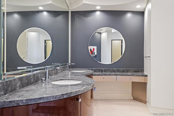 Bathroom, Dual Sink Vanities, Interior, Recessed Lighting