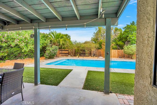 Exterior, Pool