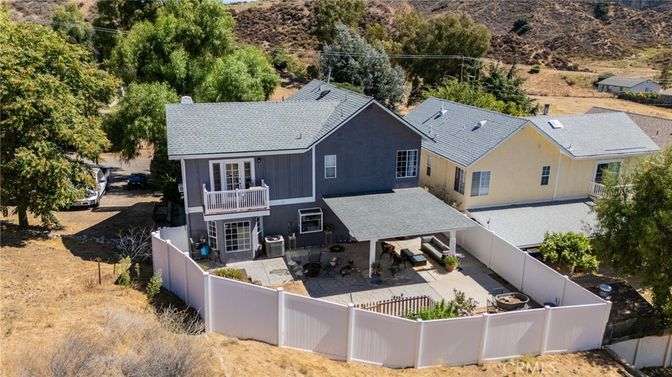 Exterior, Drone