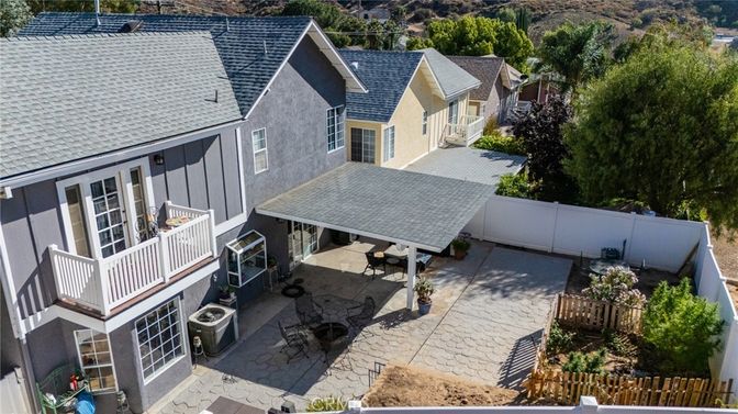 Exterior, Drone