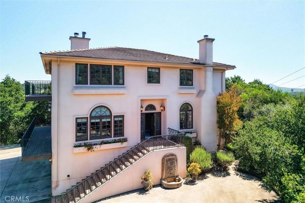 Backyard, Exterior, Facade, French Provincial