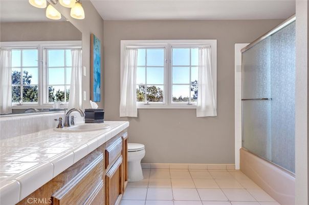 Bathroom, Interior, Tile Countertops