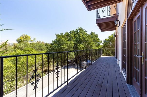 Exterior, Wood Texture Flooring