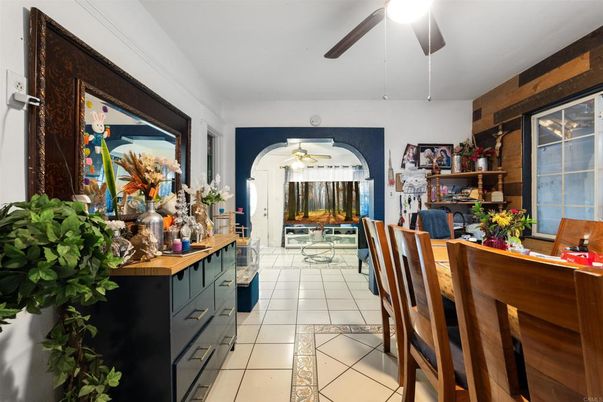 Dining room, Interior