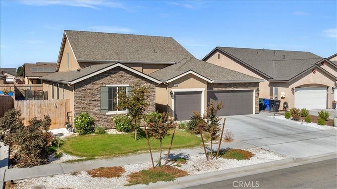Attached, Exterior, Facade, Brick Facade, Ranch