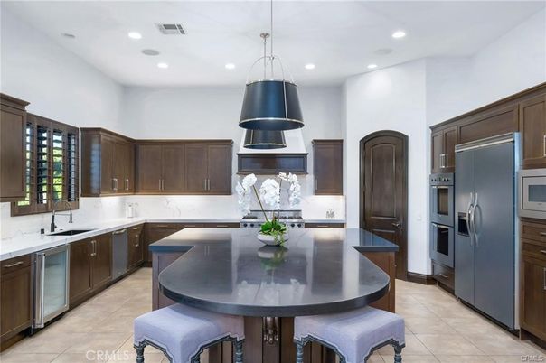 Dining room, Interior, Kitchen, Pendant Lights, Recessed Lighting, Stainless Steel Appliances