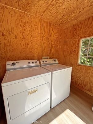 Interior, Washer, Wood Texture Flooring, Wooden Walls