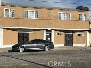 Exterior, Facade, Rowhouse