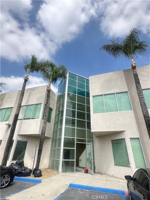 Exterior, Facade, Condo Building