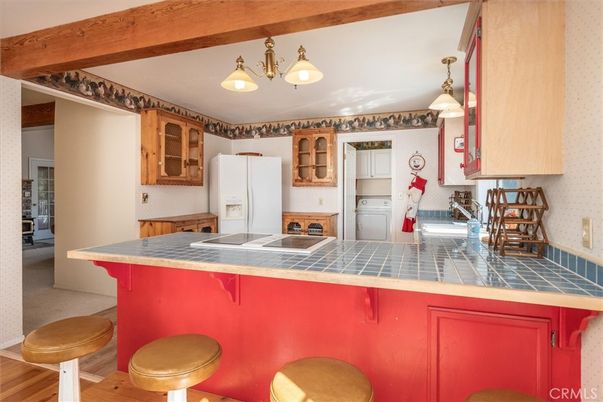 Interior, Kitchen, Pendant Lights, Tile Countertops