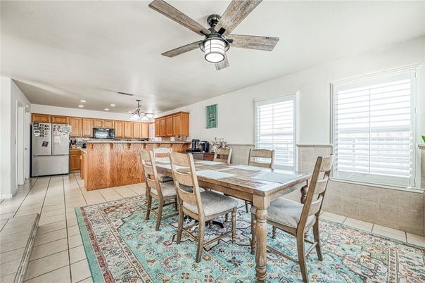 Dining room, Interior, Kitchen, Recessed Lighting