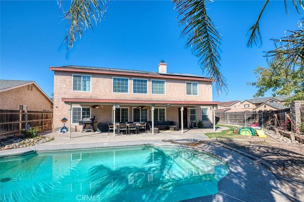 Exterior, Playground, Pool