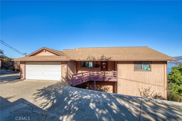 Attached, Exterior, Facade, Ranch