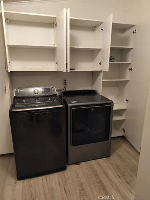 Interior, Washer, Wood Texture Flooring