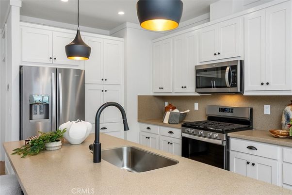 Interior, Kitchen, Pendant Lights, Recessed Lighting, Stainless Steel Appliances