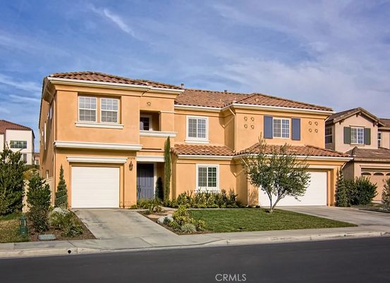Attached, Exterior, Facade, Mediterranean