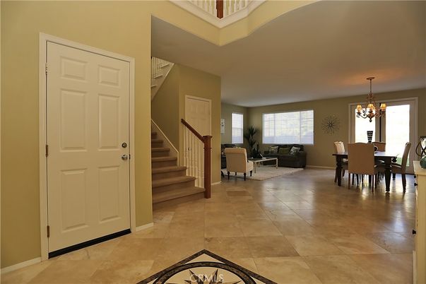 Chandelier, Dining room, Interior, Living room