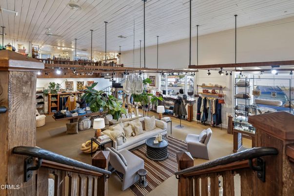 Interior, Living room, Pendant Lights, Recessed Lighting