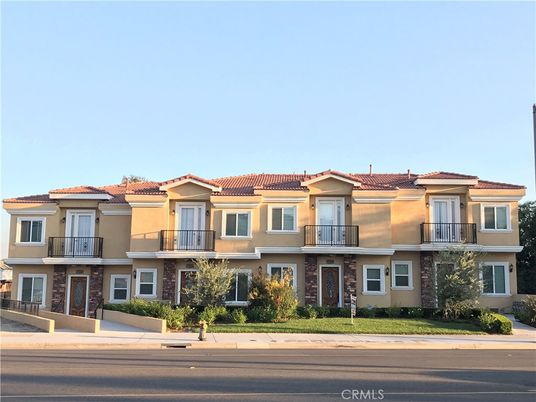 Exterior, Facade, Mediterranean