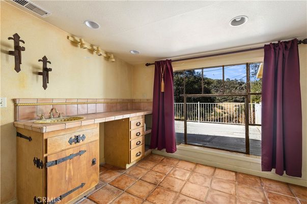 Bathroom, Interior, Recessed Lighting, Tile Countertops