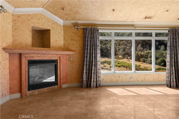 Fireplace, Interior, Recessed Lighting