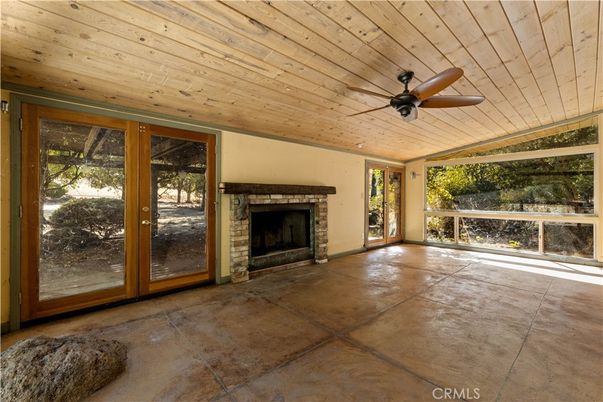 Empty room, Fireplace, Interior, Wooden Ceilings