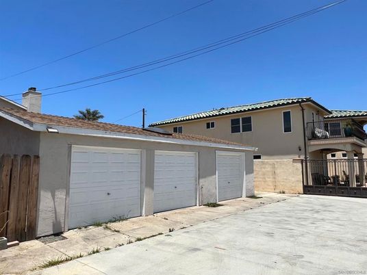 Detached Garage, Exterior