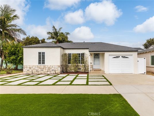 Attached, Exterior, Facade, Ranch