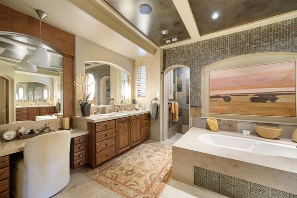 Bathroom, Dual Sink Vanities, Interior, Recessed Lighting