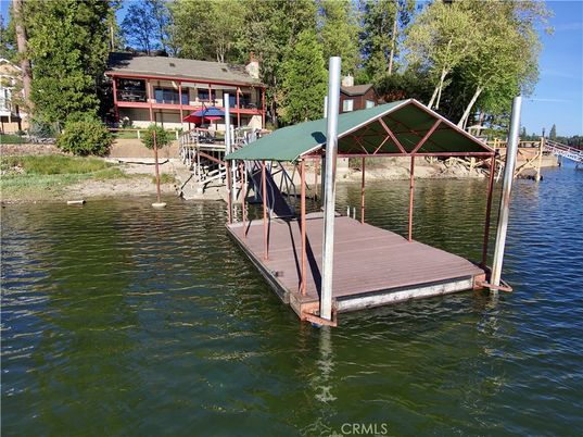 Exterior, Lake