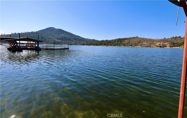 Exterior, Lake