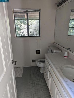 Bathroom, Interior, Tile Countertops