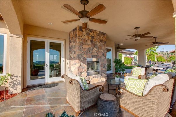 Exterior, Fireplace