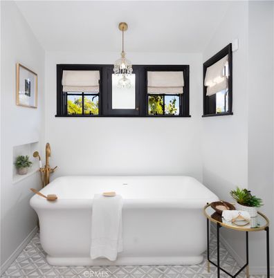 Bathroom, Free Standing Baths, Interior, Pendant Lights