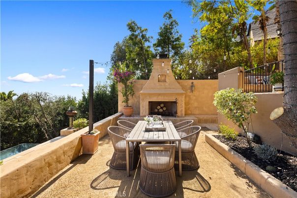 Exterior, Fireplace