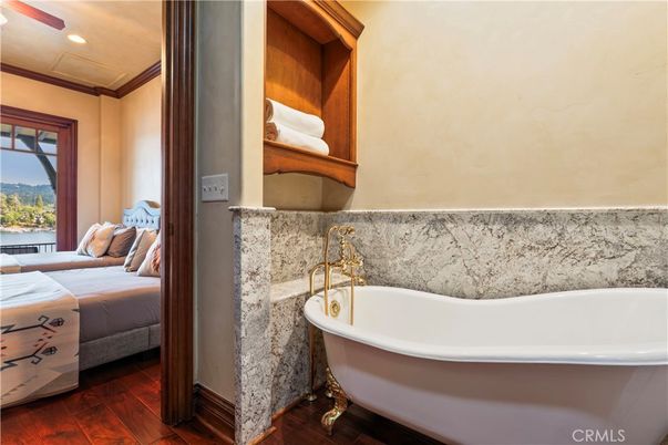 Bathroom, Bedroom, Free Standing Baths, Interior, Recessed Lighting, Wood Texture Flooring