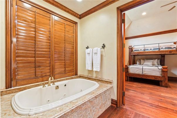 Bathroom, Bedroom, Interior, Recessed Lighting, Wood Texture Flooring