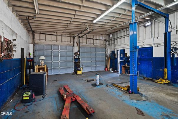 Garage, Interior