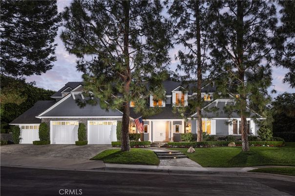 Attached, Exterior, Facade, Ranch