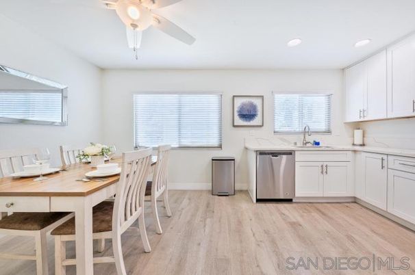 Dining room, Interior, Kitchen, Recessed Lighting, Wood Texture Flooring