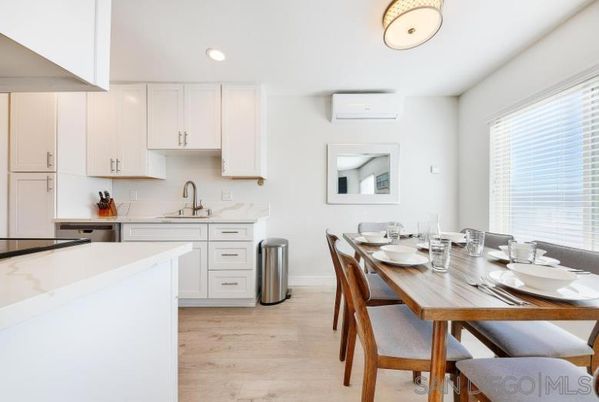 Dining room, Interior, Kitchen, Recessed Lighting, Wood Texture Flooring